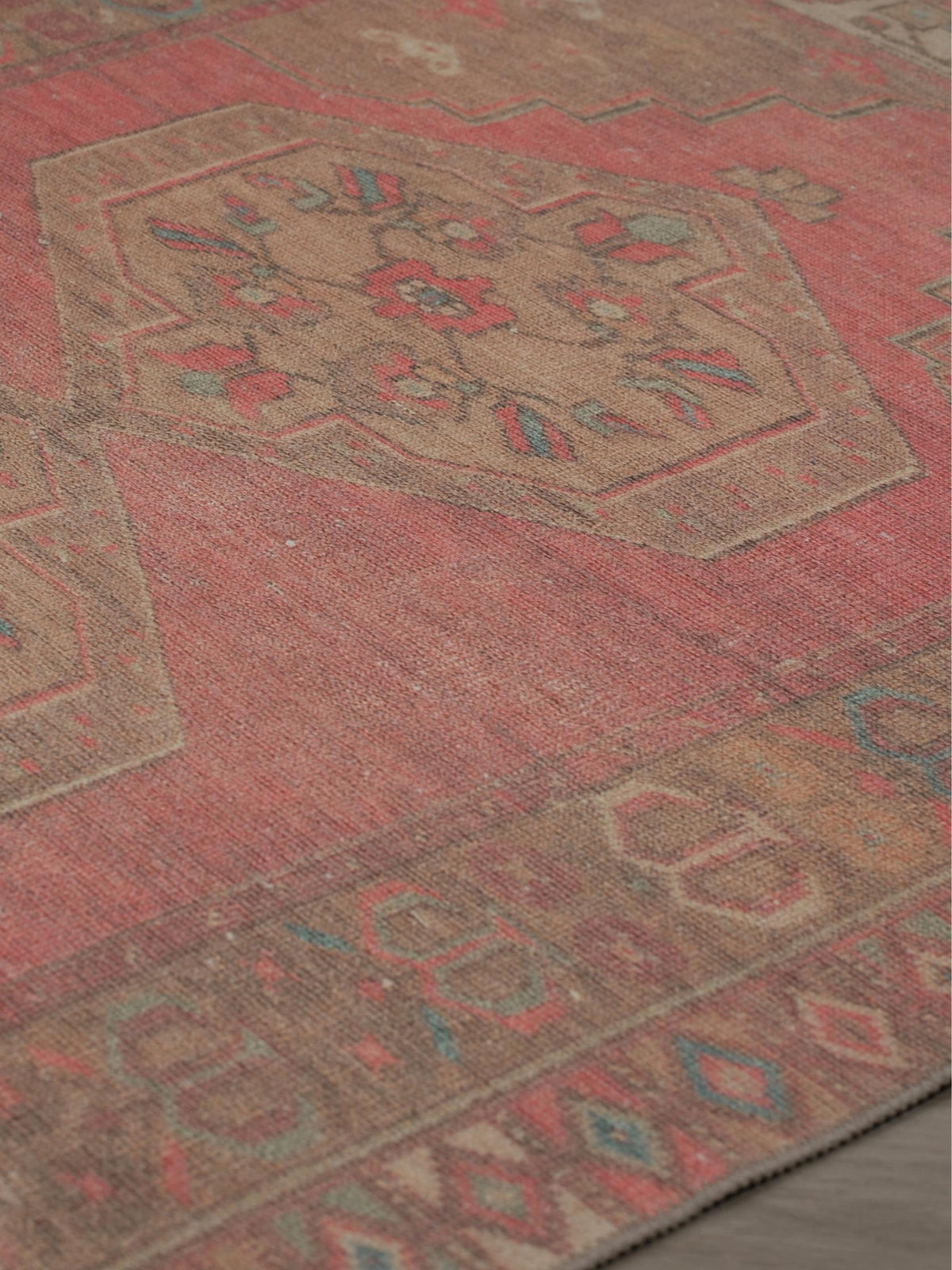 Alfombra vintage Ceren Lomé
